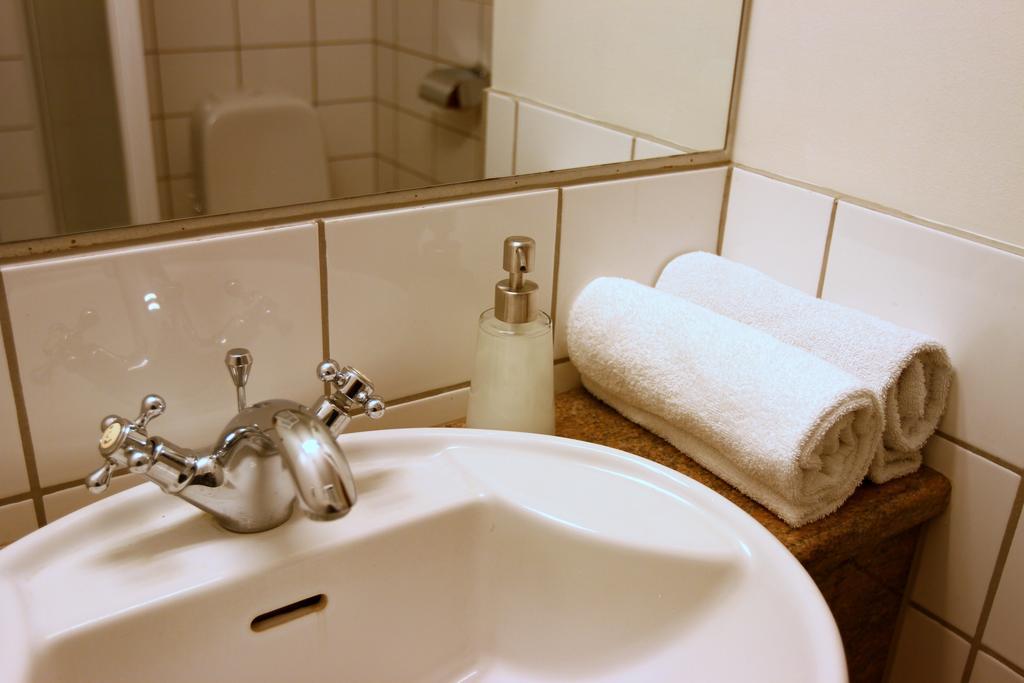 Tweepersoonskamer met 1 of 2 Bedden en Eigen Badkamer