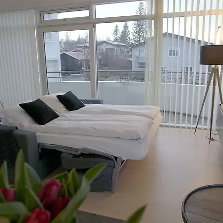 Om Apartments-3